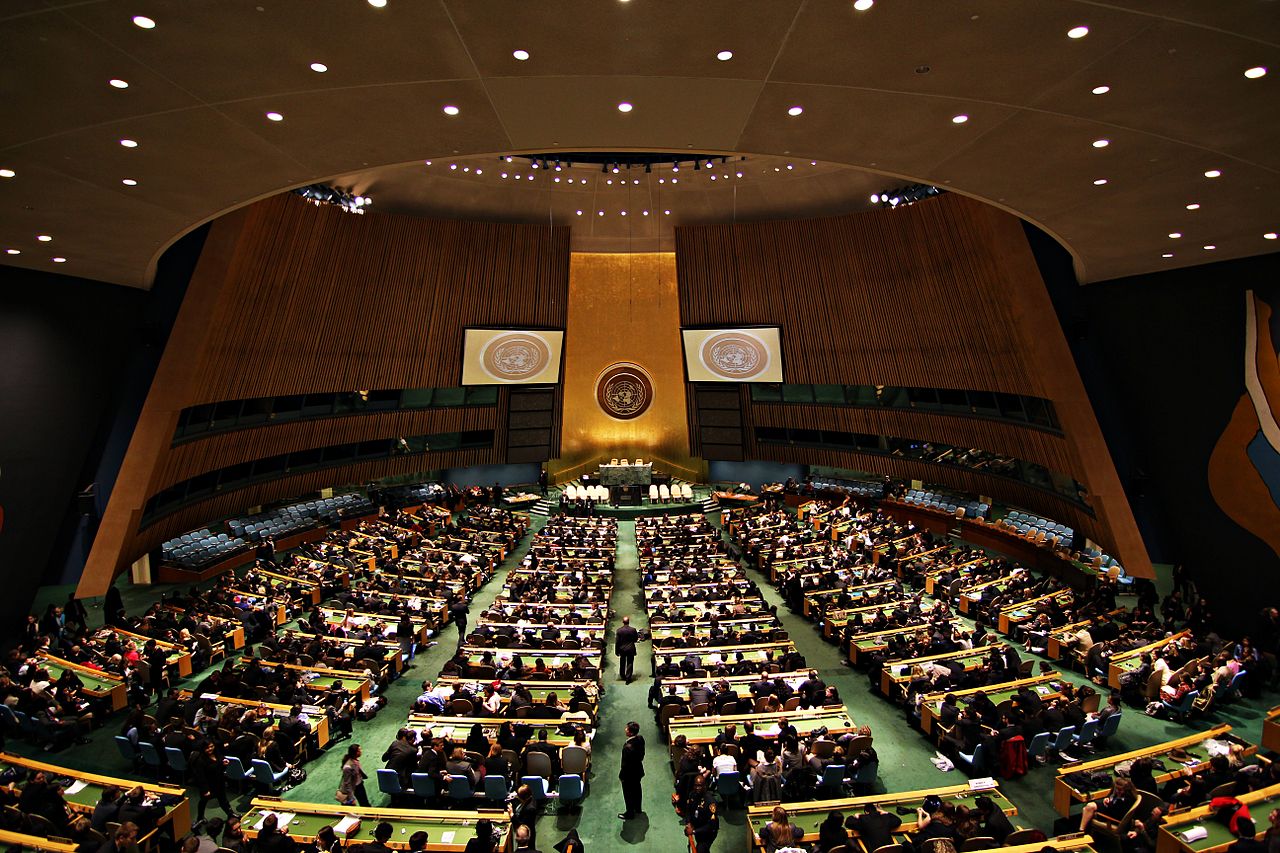 1280px-United_Nations_General_Assembly_Hall_(3).jpg